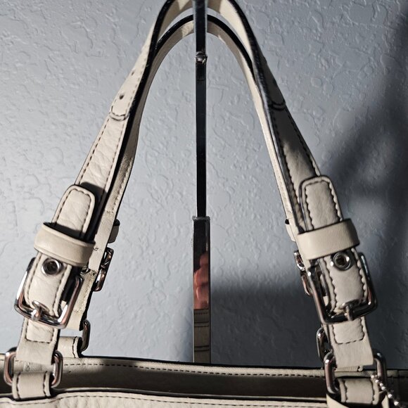 Coach Hampton Pebbled Leather Tassel Purse 5055 – COA – Excellent Used Condition - Picture 7 of 14